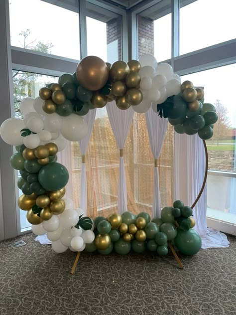 Circle Balloon Arch Ideas, Circle Balloon Arch, Diy Winter Wedding, Party Balloons Diy, October Decorations, Bride To Be Balloons, Baby Shower Safari Theme, Yellow Balloons, Birthday Party Decorations Diy