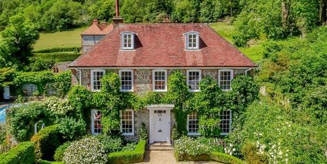 Take a tour around this Grade II listed Georgian property for sale in East Sussex Modern Georgian, Georgian House, Inglenook Fireplace, Georgian Architecture, Casa Country, Large Lanterns, Garden Mirrors, Outdoor Mirror, Garden Lanterns