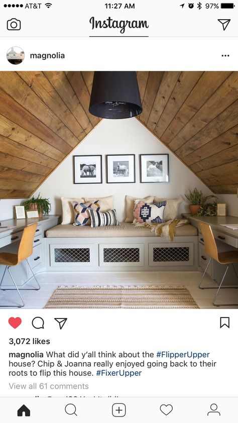 Attic office idea (Joanna Gaines Fixer Upper) Stained Shiplap Ceiling, Attic Office Ideas, Giraffe House, Stained Shiplap, Joanna Gaines Decor, Attic Office, Deco Zen, Shiplap Ceiling, Household Pests