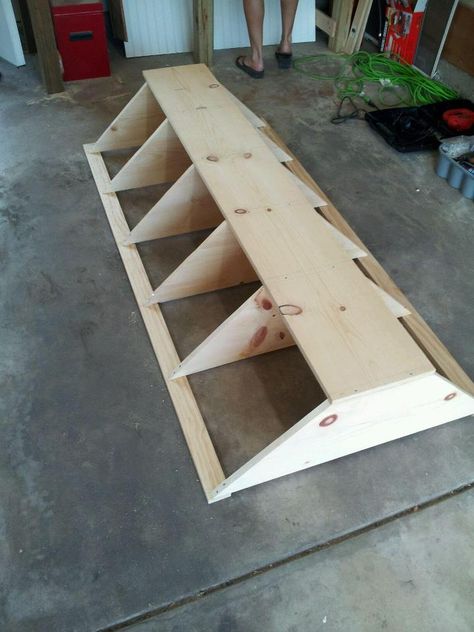 making a corner hutch - Google Search Tv Corner, Corner Shelf Ideas, Building Kitchen, Corner Hutch, Woodwork Ideas, Mud Rooms, Kitchen Corner, Barn Board, Corner Wall