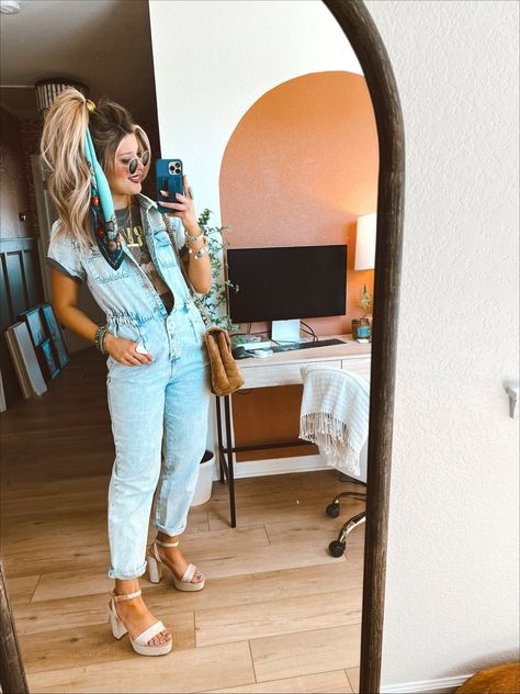 Western Outfit Aesthetic, Jumpsuit Outfit Fall, Overalls Outfit Aesthetic, Denim Jumpsuit Outfit, Trendy Mom Outfits, Jumpsuit Outfits, Diary Entry, Nashville Outfits, Jumpsuit Outfit