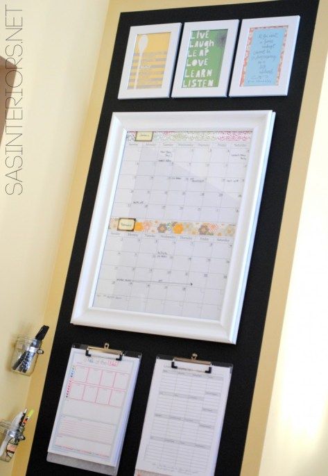 Family Chalkboard, Planning Wall, Organization Center, Kids Charts, Mudroom Inspiration, Family Command Centers, Command Center Organization, Planning Center, Burger Design