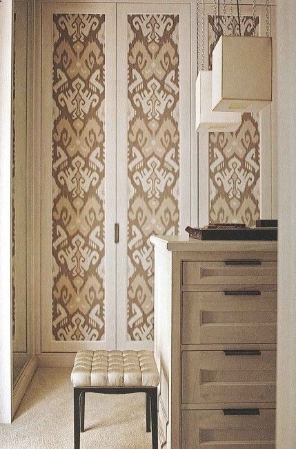 Beautiful way to dress up old bifold doors. Paint and stencil or wallpaper. | indoorlivezindoorlivez Paper Bag Flooring, Pintu Interior, Wallpaper Door, Closet Door, Room Closet, Wardrobe Doors, Bifold Doors, City Living, Closet Doors