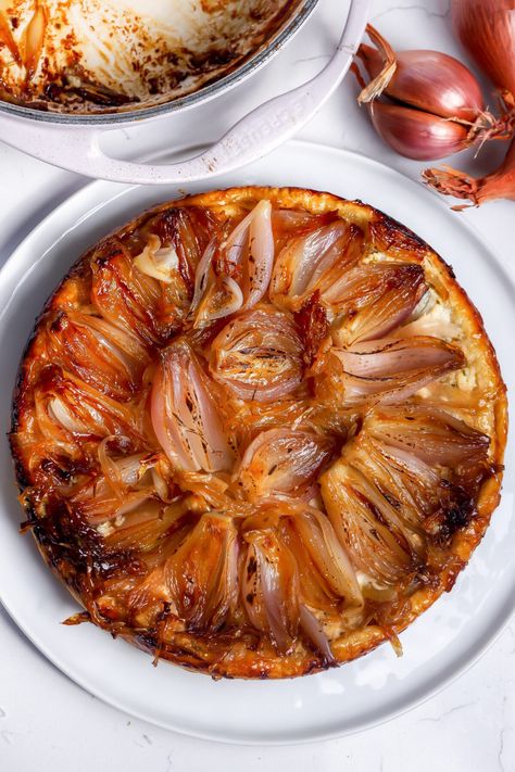 Shallot Tarte Tatin - Food My Muse Shallot Tarte Tatin, Small Bites Appetizers, Baked Scallops, Caramelized Shallots, White Balsamic, White Balsamic Vinegar, Spicy Salmon, My Muse, Cooking 101