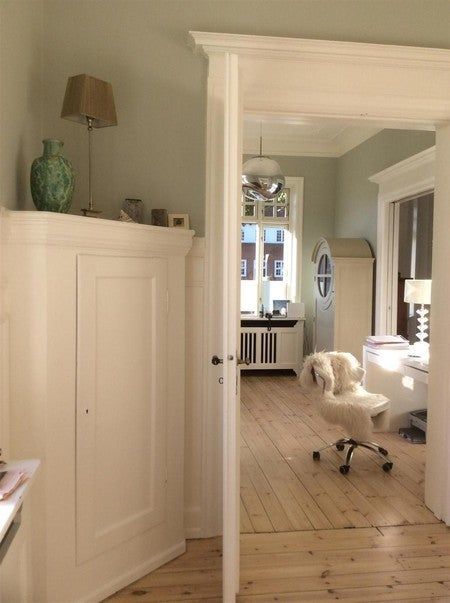 Cromarty and wimborne whte in south/ south east facing rooms Cromarty Farrow And Ball, Ball Inspiration, Wimborne White, Modern Country Style, Bedroom Fireplace, Farrow And Ball, Country Style Homes, Country House Decor, Modern Country