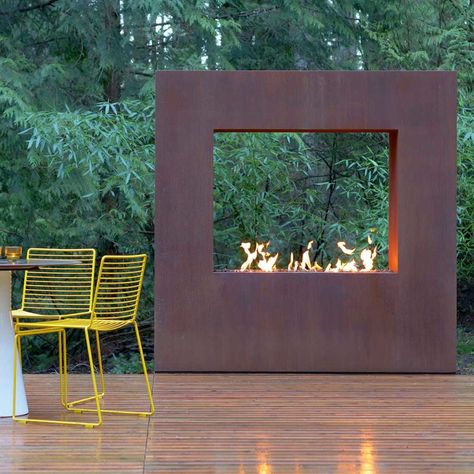 Rustic Outdoor Fireplaces, Parrilla Exterior, Fire Pit Gallery, Modern Outdoor Fireplace, Design Camino, Natural Gas Fireplace, Outdoor Fireplace Designs, Fireplace Lighting, Fire Pit Designs