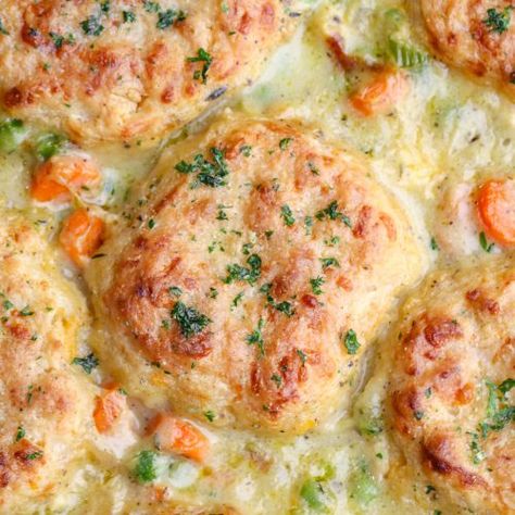 Biscuit Pot Pie, Biscuit Chicken Pot Pie, Red Lobster Cheddar Bay Biscuits, Restaurant Copycat Recipes, Comforting Food, Best Chicken Pot Pie, Batch Baking, Chicken Pot Pie Filling, Cheddar Potatoes