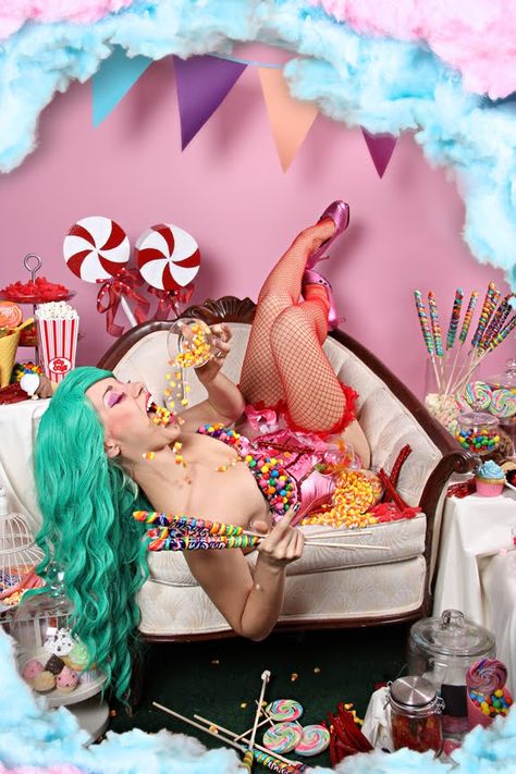 Candy Photoshoot, Glamour Party, Candy Theme, Creative Photoshoot Ideas, Glam Photoshoot, Candy Girl, Photoshoot Themes, Photoshoot Concept, Shooting Photo