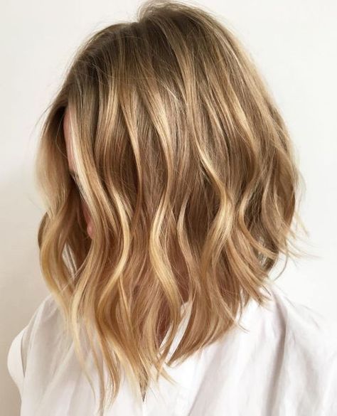 Honey Blonde Choppy Lob Subtle Blonde Highlights, Balayage Blond, Blond Balayage, Balayage Blonde, Lob Hairstyle, Honey Blonde Hair, Honey Hair, Hair Styles 2017, Penteado Cabelo Curto