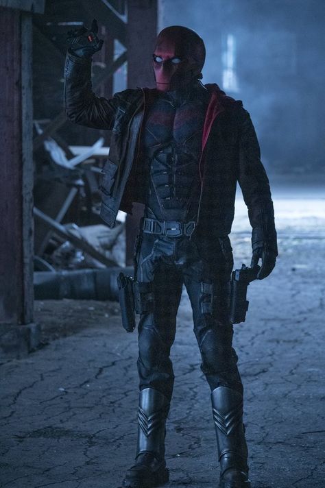 Red Hood Costume, Robin Suit, Red Hood Wallpaper, Red Hood Dc, Curran Walters, Batman Red Hood, Jason Todd Robin, New Justice League, Titans Tv Series