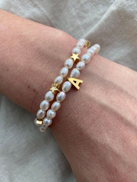 Initial Bracelets, Bracelet Name, Stack Bracelets, Rice Pearls, Preppy Jewelry, Bracelet Initial, Bracelet Stacking, Bracelet Pearl, Letter Bracelet