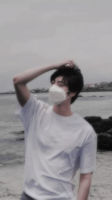 Jin Blurry Aesthetic, Seokjin Boyfriend Material Wallpaper, Jin Boyfriend Material Wallpaper, Jin Aesthetic Pics, Kim Seokjin Boyfriend Material, Jin Wallpaper Aesthetic, Jin Boyfriend Material, Jin Bts Aesthetic, Bts Jin Aesthetic