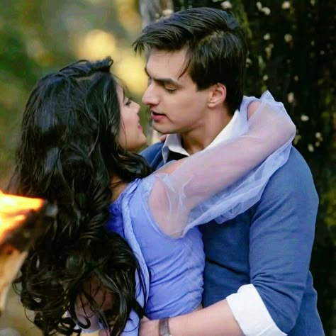 Best clicks of Mohsin Khan with his on-screen ladylove Shivangi Joshi | IWMBuzz Moshin Khan And Shivangi Joshi, Mohsin Khan And Shivangi Joshi, Shivangi And Mohsin, Shivangi Joshi Mohsin Khan, True Love Couples, Romantic Couple Dp, Kartik Naira, Best Couple Pictures, Romantic Couple Images