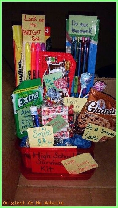 High School Survival Kit, Survival Kit Diy, 8th Grade Promotion, Diy Graduation Party Ideas, Spiderweb Cake, Diy Graduation Party, College Survival Kit, Middle School Graduation, School Survival Kits