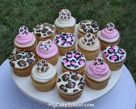 Leopard Print Buttercream~Blog Tutorial (plus some cute little fondant toppers) Cheetah Cupcakes, Leopard Print Cupcakes, Leopard Cupcakes, Animal Print Cupcakes, Leopard Cake, Leopard Print Cake, Cheetah Birthday, Cupcake Tutorial, Cake Classes