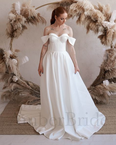 Minimalist Wedding Dress, off Shoulder Wedding Dress, Modest Wedding Dress, Corset Wedding Dress, Simple Wedding Dress, Casual Wedding Dress - Etsy A Line Wedding Dress Corset, Wedding Dress Corset, Wedding Dress Strapless, Pleated Organza, Corset Wedding Dress, Wedding Dress Simple, Style Corset, Organza Wedding Dress, Simple Wedding Dress