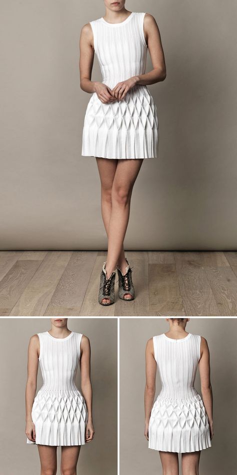 Origami Dress Fashion, Origami Clothing, Mode Origami, Fashion Origami, Origami Clothes, Origami Skirt, Origami Dress, Simple White Dress, Origami Fashion