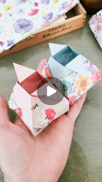 NIKO l Paper Meets Heart on Instagram: "Good morning, Monday! I love paper crafts that require no glue or staple. It's such a fun thing to do just with the paper itself. Hope you guys have fun crafting! Feel free to tag me if you ended up making one. 
.
.
#handmadepapercrafts #paperart #papercraft #paperlover #artjournaling #diycrafts #paperdiy #welovegoodhumans #beagoodhuman #paperpockets" Paper Lovers, Handmade Paper Crafts, Diy Paper, Paper Art, Fun Things To Do, Art Journal, Things To Do, Paper Crafts