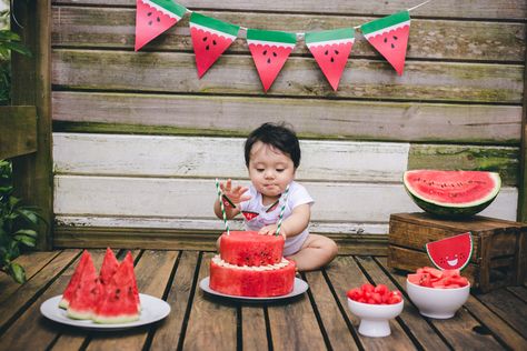 Watermelon Birthday Photoshoot, Monthly Birthday Decoration Ideas, Watermelon Cake For Baby 6 Months, Watermelon Half Birthday, Cake Photography Styling, Watermelon Photo Shoot, Watermelon Smash, Watermelon Photo, Fruit Birthday Party