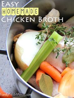 Homemade Chicken Broth, Crockpot Slow Cooker, Chicken Broth Recipes, Chicken Bone Broth, Soup Broth, Family Fresh Meals, Chicken Noodle Soup Homemade, Broth Recipes, Noodle Soup Recipes