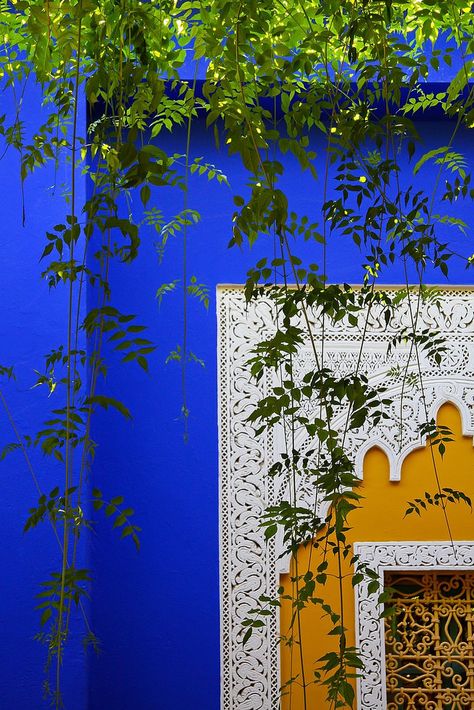 Majorelle Blue, Moroccan Garden, Moroccan Inspiration, Marrakech Travel, Famous Gardens, Deco Bedroom, Abstract City, Marrakech Morocco, Town Street