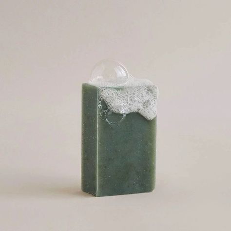 Soap Photography, Eco Friendly Makeup, Cosmetics Photography, Beauty Products Photography, Beauty Games, Soap Packaging, Shampoo Bar, Best Brands, Soap Bar