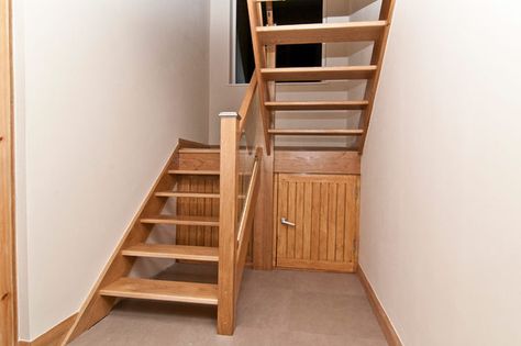 Removing / Replacing Spiral Staircase | Mumsnet Discussion Small Space Staircase, Architecture Restaurant, Traditional Staircase, Building A Cabin, New Staircase, Staircase Remodel, Living Room Door, Diy Stairs, Wooden Staircases