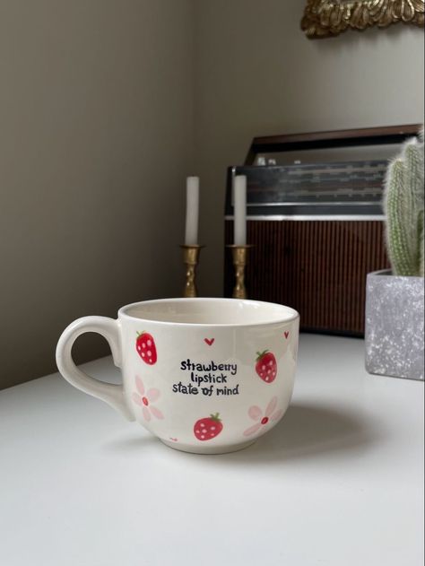 Mug Pottery Painting, Harrycore Aesthetic, Phoebe Core, Harry Styles Mug, Harrie Core, Strawberry Lipstick, Harry Coded, Harry Core, Color Me Mine