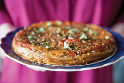 Tomato Tart Tatin from Julia Reed's South from Rizzoli | Gardenista Tomato Tarte Tatin, Julia Reed, Tart Tatin, Southern Tomato Pie, Tomato Dishes, Summertime Recipes, Southern States, Tomato Tart, Tomato Pie