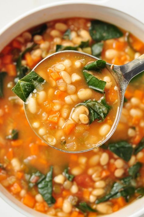 Meatless Soup, White Bean Stew, Bean Stew, White Bean Soup, Slow Cooker Soup, White Bean, Recipes Chicken, Bean Soup, Bean Recipes