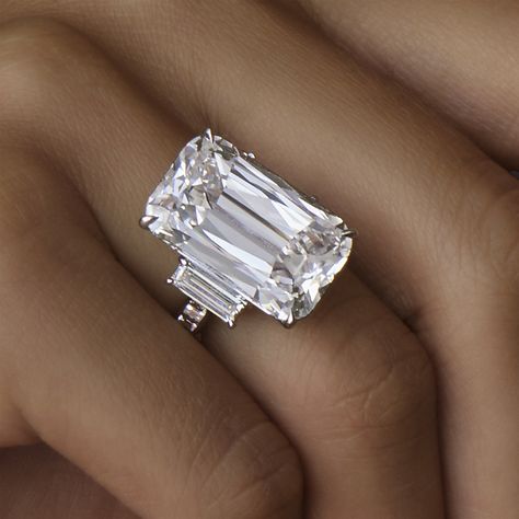 Ashoka Diamond, Wedding Rings Emerald Cut, Luxury Engagement Rings, Diamond City, Engagement Ring Diamond, Emerald Cut Rings, Gorgeous Engagement Ring, Beautiful Engagement Rings, Deco Ring