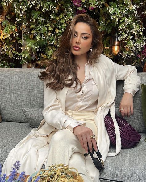 Fatima Almomen, Luxury Women, Cute Couple Videos, Fashion Illustration, Personal Style, Long Sleeve Dress, Hair Styles, Photography, Quick Saves