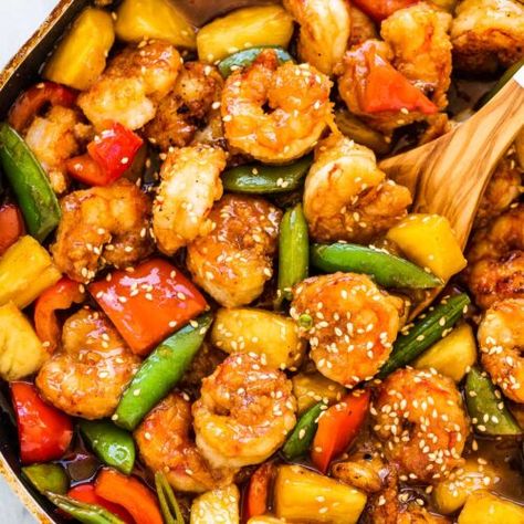 Stir Fry Shrimp Recipes, Pineapple Shrimp, Pineapple Chunks, Shrimp Stir Fry, Pork Stir Fry, Healthy Dinner Recipe, Better Than Takeout, Takeout Food, Shrimp Recipes For Dinner