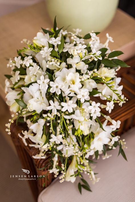 An amazing combination of white Stephanotis and white ‘Lily of the Valley’ with touches of Italian Ruscus. You want this for your future bouquet?  #weddingflowers #orlandoflorists #whiteflowers #lilyofthevalley #2018weddings #2019weddings #royalflowers Lily Of The Valley Centerpiece, White Lily Of The Valley, Tables Centerpieces, Wedding Scroll, Decor For Wedding, Italian Ruscus, Furniture Rental, White Lily, White Lilies