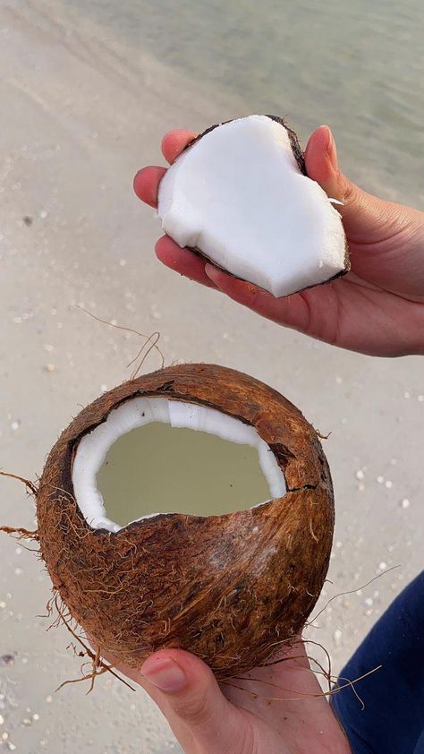 Coconut Aesthetic Wallpaper, Background Open, Coconut Aesthetic, Visualization Board, Aesthetic Coconut, Beach Coconut, Coconut Dream, Sleepover Food, Summer Things