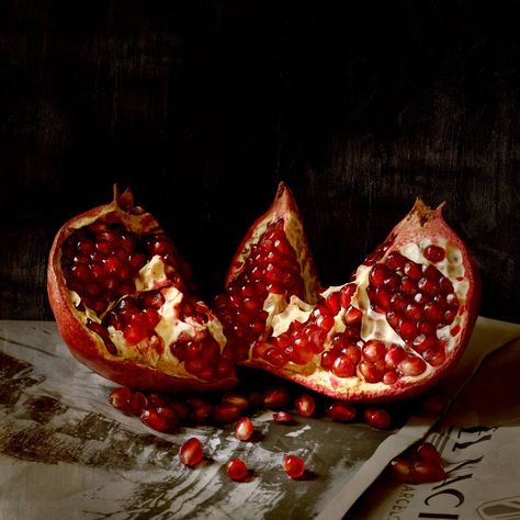 Pomegranate Art, Hades And Persephone, Red Aesthetic, Greek Gods, Still Life Painting, Art Plastique, Greek Mythology, Still Life Photography, Food Design