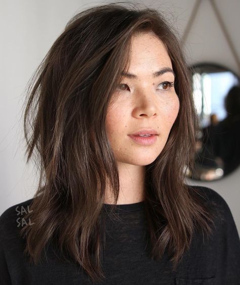 Medium Asian Shag for Round Faces Hairstyle For Chubby Face, Flattering Hairstyles, Medium Layered Haircuts, Fesyen Rambut, Round Face Haircuts, Penteado Cabelo Curto, Round Faces, Asian Hair, Hairstyles For Round Faces