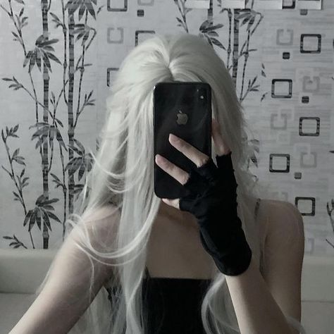 Art Pfps, Long White Hair, Colon Detox, Gaming Art, Uzzlang Girl, Long Hair Girl, Discord Server, Dream Hair, Platinum Blonde