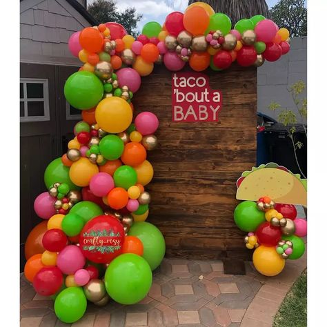 Holy Guacamole Baby Shower Decor, Fiesta Baby Shower Ideas Decoration, Taco Bout Twins Shower Ideas, Baby Shower Taco Theme, Taco Baby Shower Theme, Taco Bar Baby Shower Ideas, Taco About A Baby Shower Decorations, Cinco De Mayo Baby Shower Ideas, Taco Gender Reveal Party