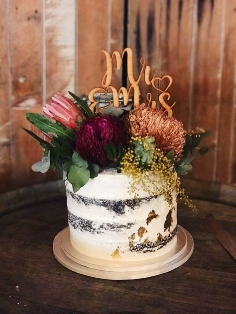 Semi Naked marble mud cake with Australian Natives Goats Grazing, Seychelles Wedding, Jean Wedding, Wedding Cake Centerpieces, South Wedding, Wedding Cake Options, Protea Wedding, Decorating Wedding, Australian Natives