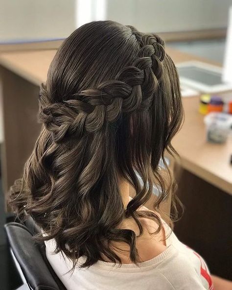 Quince Hair, Traditional Hairstyle, Quinceanera Hairstyles, Quince Hairstyles, Open Hairstyles, Kdrama Quotes, Hairdos For Short Hair, Peinados Fáciles Para Cabello Corto, Front Hair Styles