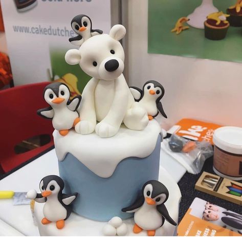 Cake Dutchess, Different Kinds Of Cakes, Cake International, Penguin Cakes, Christmas Breakfast Recipe, Animal Birthday Cakes, Happy Birthday Kids, Cake Show, Christmas Cake Designs