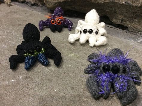 Rosemarsh Knits: Jumping Spider - Free Pattern Crochet Jumping Spider Pattern Free, Jumping Spider Crochet Pattern Free, Spider Crochet Pattern Free, Crochet Jumping Spider, Crochet Spiders, Spider Crochet Pattern, Spider Crochet, Animal Knitting, Spider Pattern