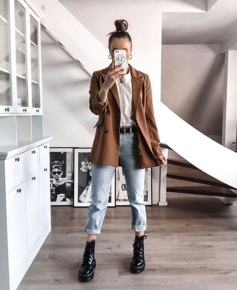 Combat Boot Outfit, Outfit Botas, Dr Martens Outfit, Mode Hippie, Causual Outfits, Fashion Fall, Mode Inspo, Blazer Outfits, Autumn Outfit