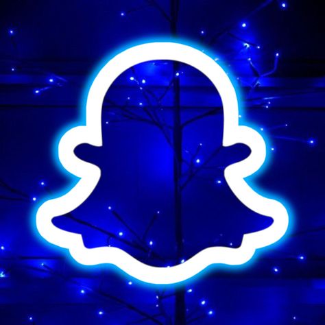 Snapchat Logo, App Ikon, Blue Aesthetic Dark, Snapchat Icon, Christmas Apps, Cute Fall Wallpaper, Wallpaper Iphone Neon, Blue Wallpaper Iphone, Cute App