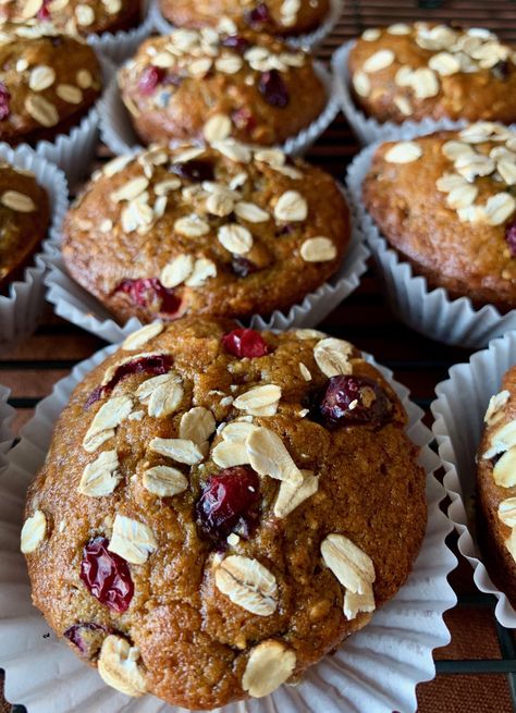 Muffins With Oats, Dessert Muffins, Pumpkin Cranberry Muffins, Cranberry Recipes Muffins, Recipes Muffins, Pumpkin Cream Cheese Muffins, Cranberry Muffins, Pumpkin Cranberry, Bran Muffins