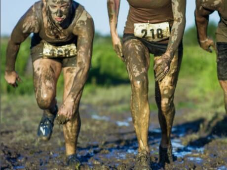 13 Tips for Mud Run Rookies Mudgirl Run, Obstacle Race Training, Spartan Race Obstacles, Mud Race, Running Marathon Training, Runner Problems, Obstacle Course Races, Obstacle Race, Back To The Gym