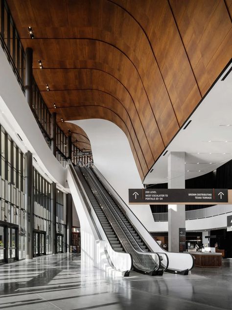 Gensler tucks flexible arena under vernacular wooden canopy in Austin Center Basketball, Wooden Canopy, Ceiling Plan, University Of Texas At Austin, Downtown Austin, Centre Commercial, American Architecture, Hunter Douglas, Entrance Design