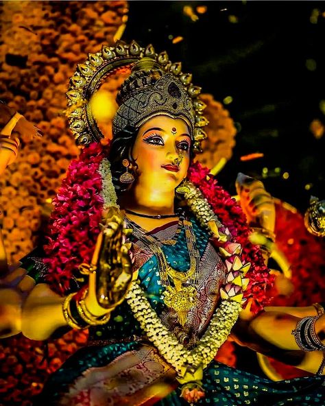 Devi Ma Durga Images For Dp, Durgamma Photos, Logo Gallery Art, Navratri Devi Images, Gorgeous Bridal Makeup, Saraswati Photo, Maa Durga Photo, Maa Durga Image, Devi Images Hd