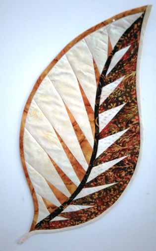 paper pieced leaves pattern free printable - - Image Search Results Free Paper Piecing Patterns Printables Table Runners, Leaf Quilt Blocks Free Pattern, Quilted Leaves Pattern, Paper Pieced Fall Leaves, Paper Piecing Patterns Free Printables, Autumn Leaf Quilt Block, Autumn Leaf Quilt Pattern, Free Paper Piecing Patterns, Sewing Machine Needle